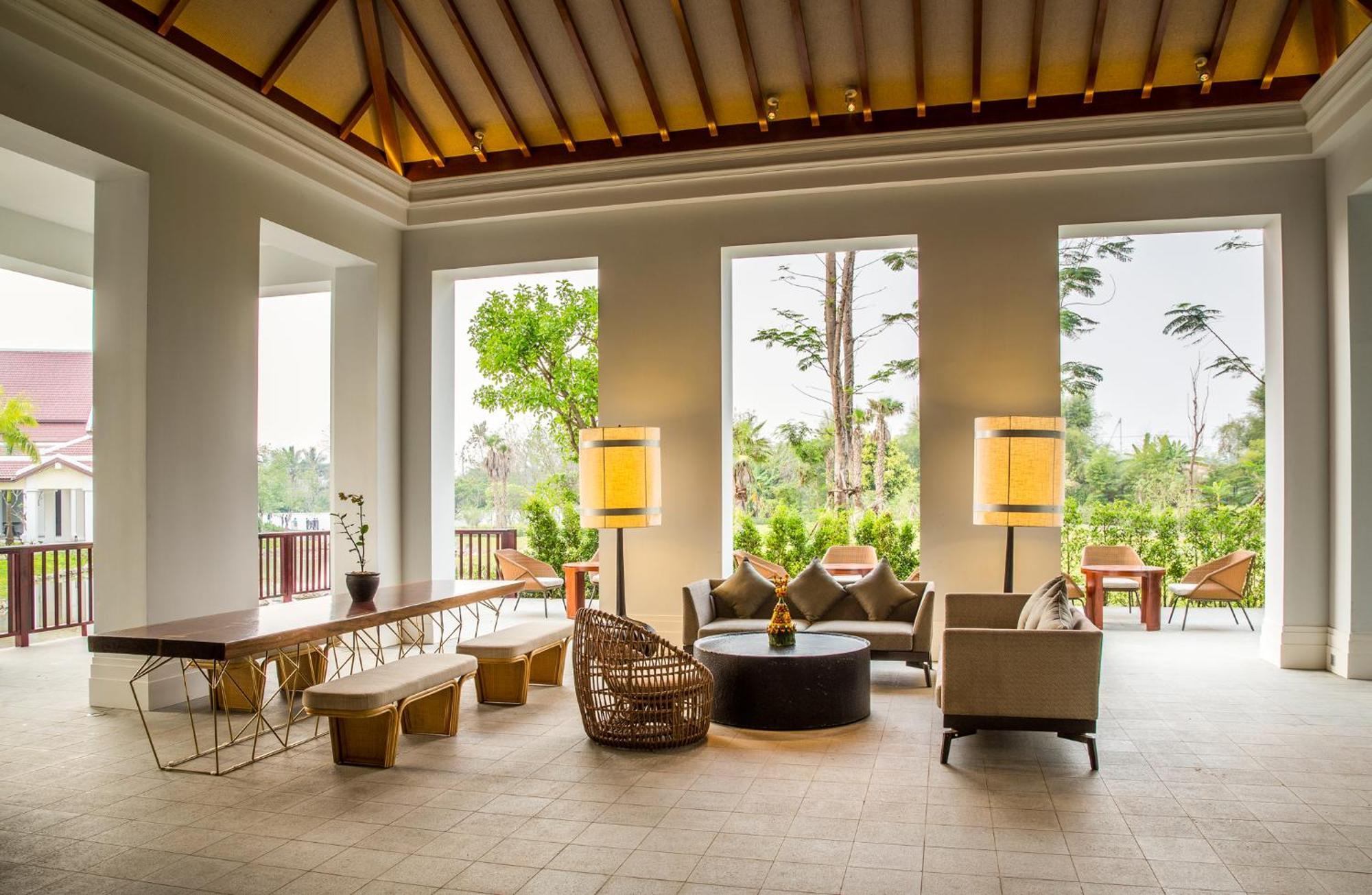 Pullman Luang Prabang Hotel Exterior photo